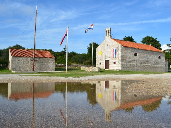 Crkva Gospe od Sniga - Kukljica